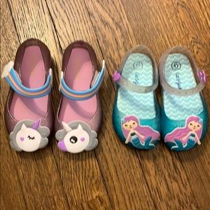 2 pairs jelly shoes, size 6/6.5